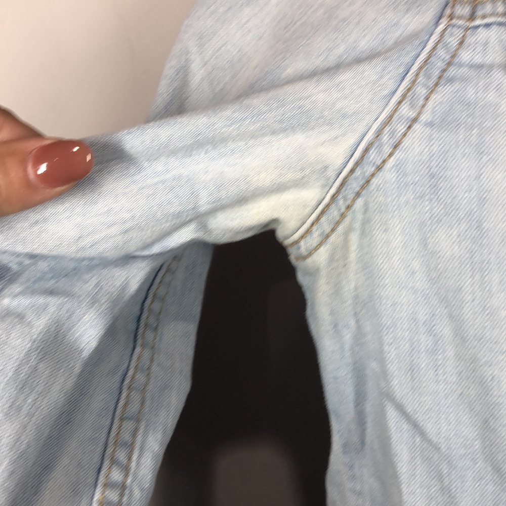 Gap Lightweight Denim Jacket Size Medium - image 7